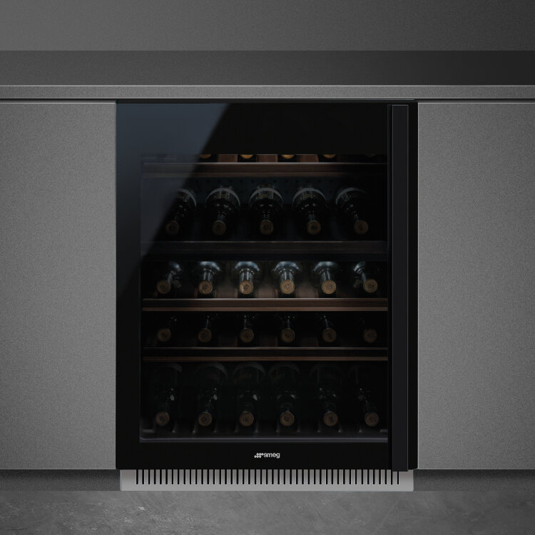 Винный шкаф Smeg CVI638LN3