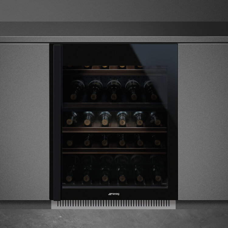 Винный шкаф Smeg CVI638RN3