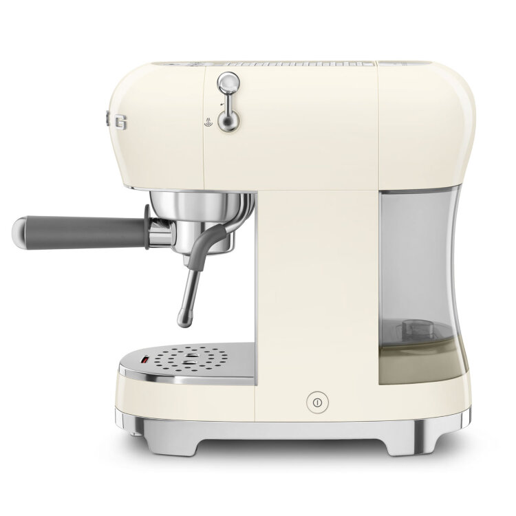 Кофемашина-эспрессо Smeg ECF02CREU