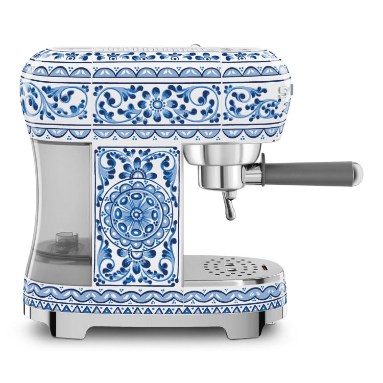 Кофемашина-эспрессо Smeg ECF02DGBEU