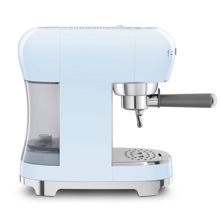 Кофемашина-эспрессо Smeg ECF02PBEU