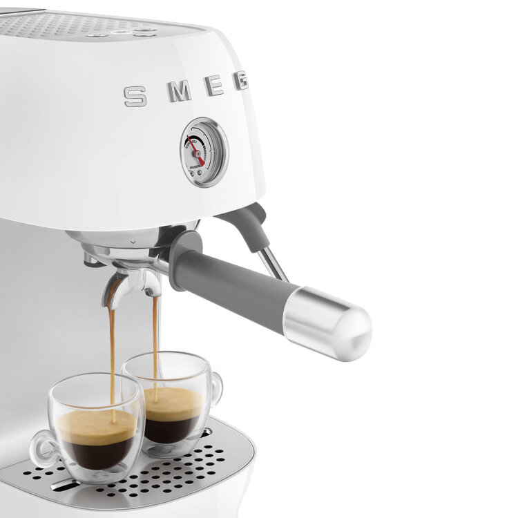 Кофемашина-эспрессо Smeg ECF03WHEU