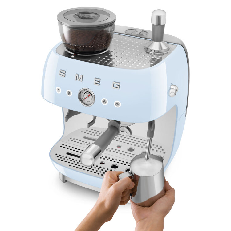Кофемашина-эспрессо Smeg EGF03PBEU